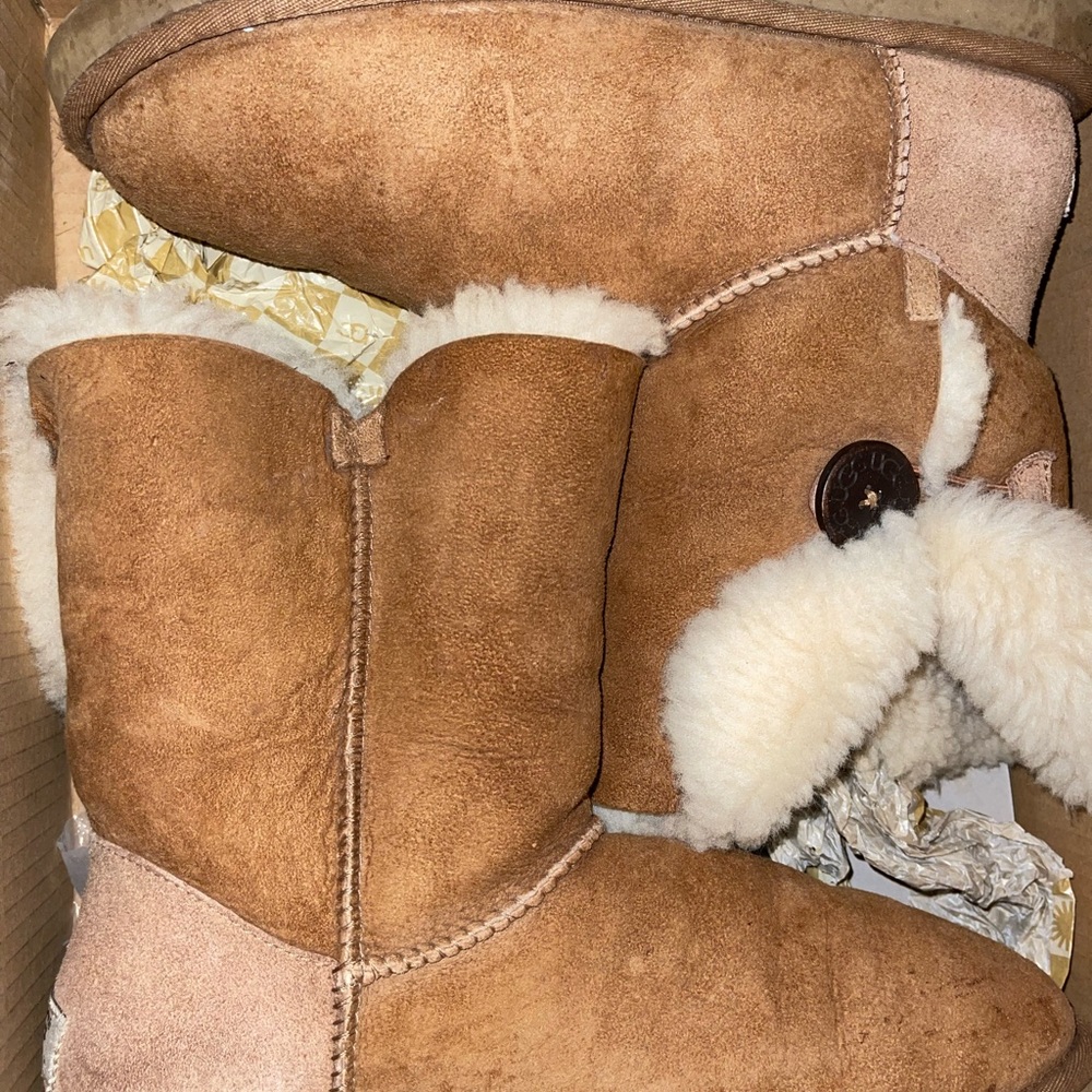 Womens Ugg Bailey Buttons